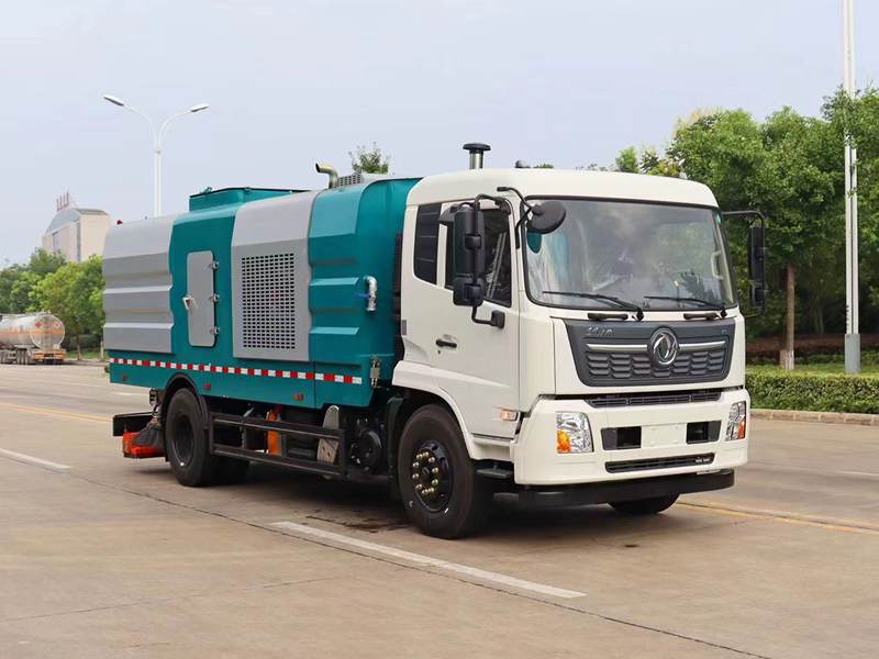 东风天锦吸尘车