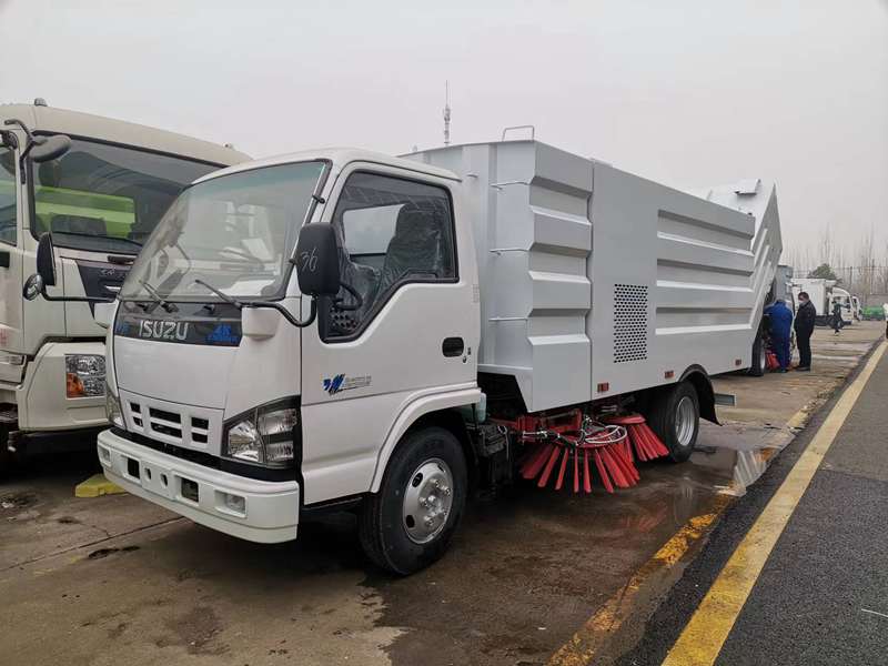 五十铃扫路车